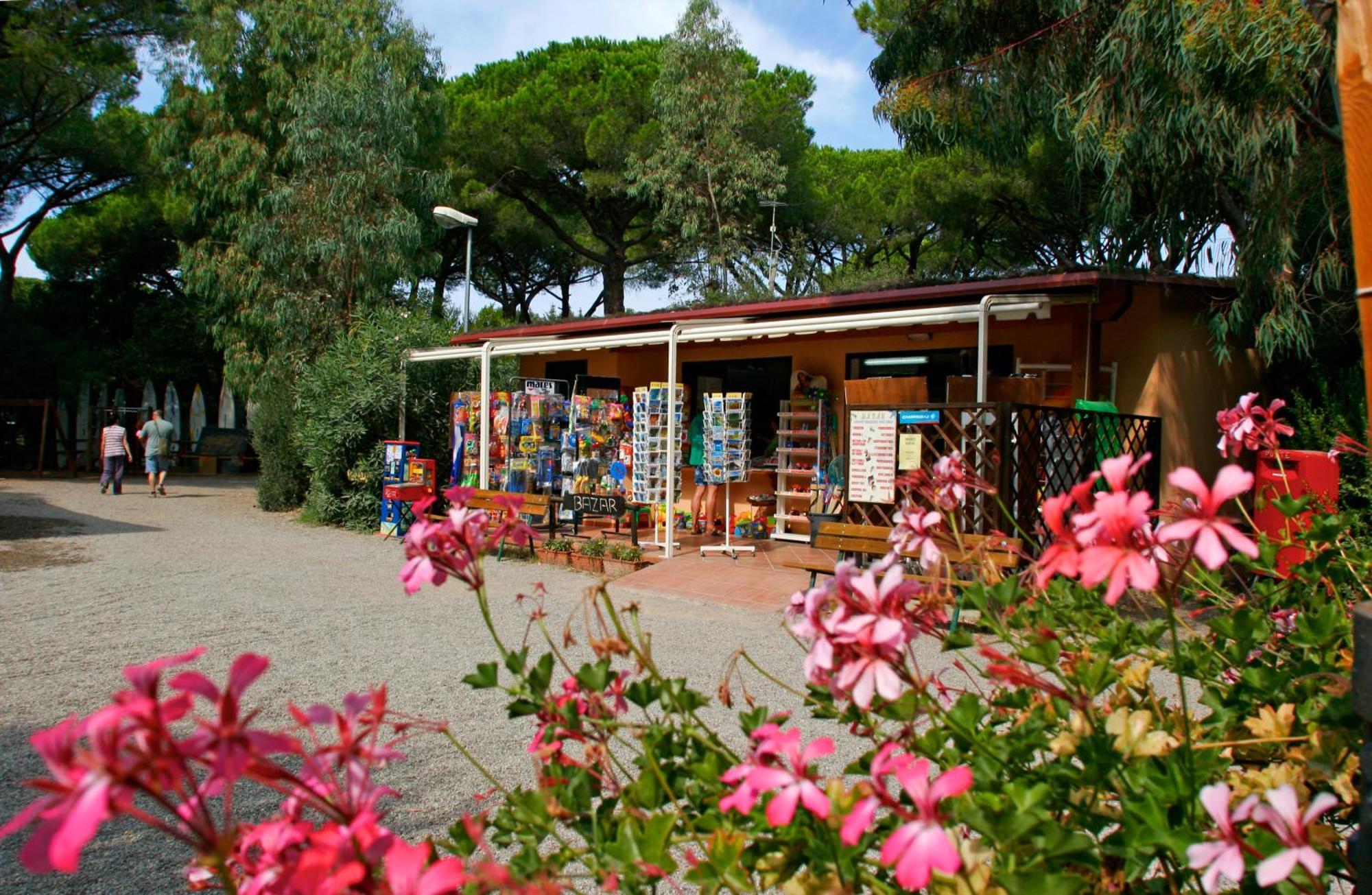 Camping Maremma Sans Souci Hotel Кастильоне дела Пеская Екстериор снимка